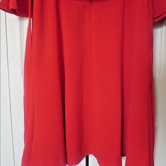 Red Ann Taylor Bell Sleeve Dress- Size 8- NWT - Picture 6 of 16